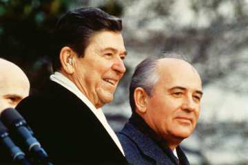 ronald-reagan-and-mikhail-gorbachev-2